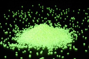 Japan Lab's Organic Glow Paint Lasts Over an Hour, Cutting Costs