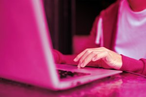 Law School Bans Laptops in First-Year Classes to Curb AI Dependence